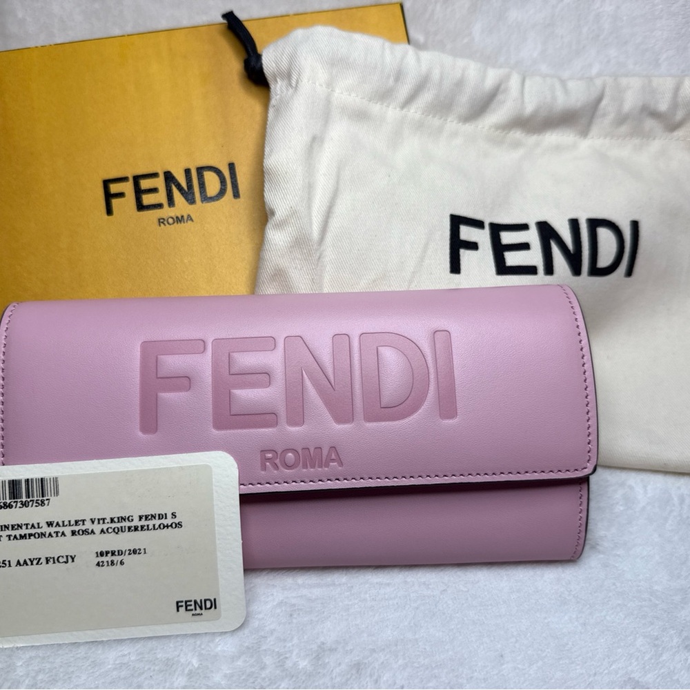 NEW $850 FENDI Continental "Script" Leather Wallet Tamponata Rosa (Pink)